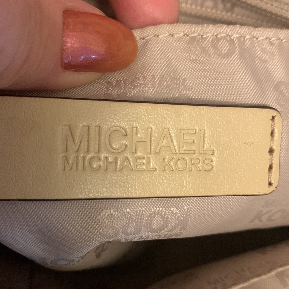 Michael Kors purse - Picture 4 of 11